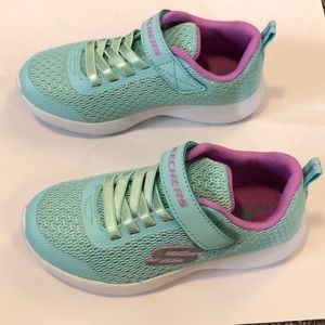 Brand new-never worn Sketchers shoes